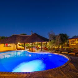 Pool an der Namib Desert Lodge