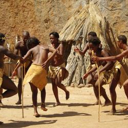 Traditionelle Tänze - © Damara Living Museum