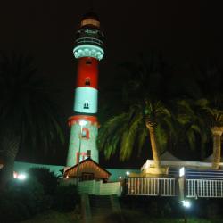 Swakopmund -  der Leuchtturm bei Nacht