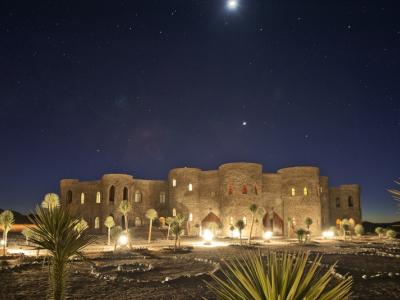 Namibia Rundreise - Le Mirage Desert Lodge bei Nacht